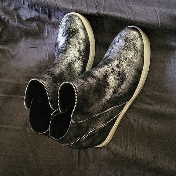 Coconuts by Matisse Shoes - Silver Distressed Metallic Heeled Moto Zipper Detail Hi-Top Sneakers